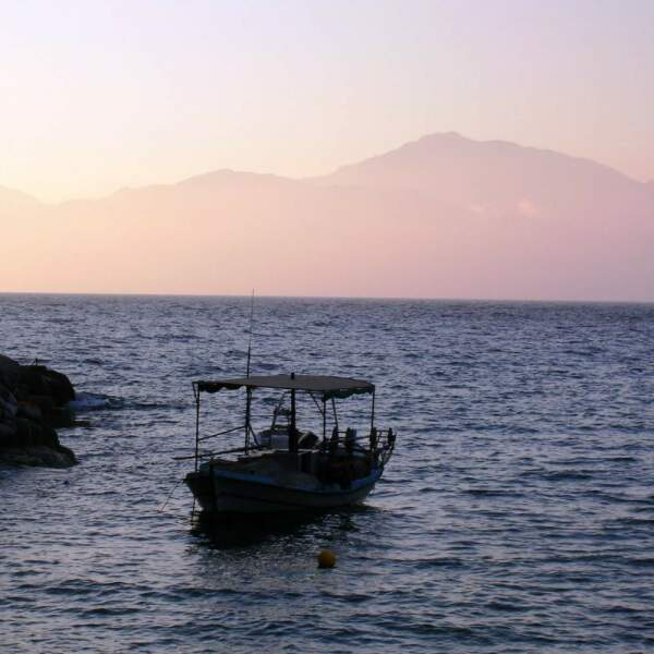 Offroad-Reisen Europa Tripiti Schotter Küste